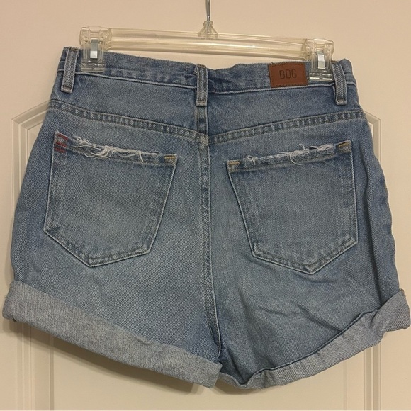 Mom high rise Jean shorts size 26 - Picture 2 of 3